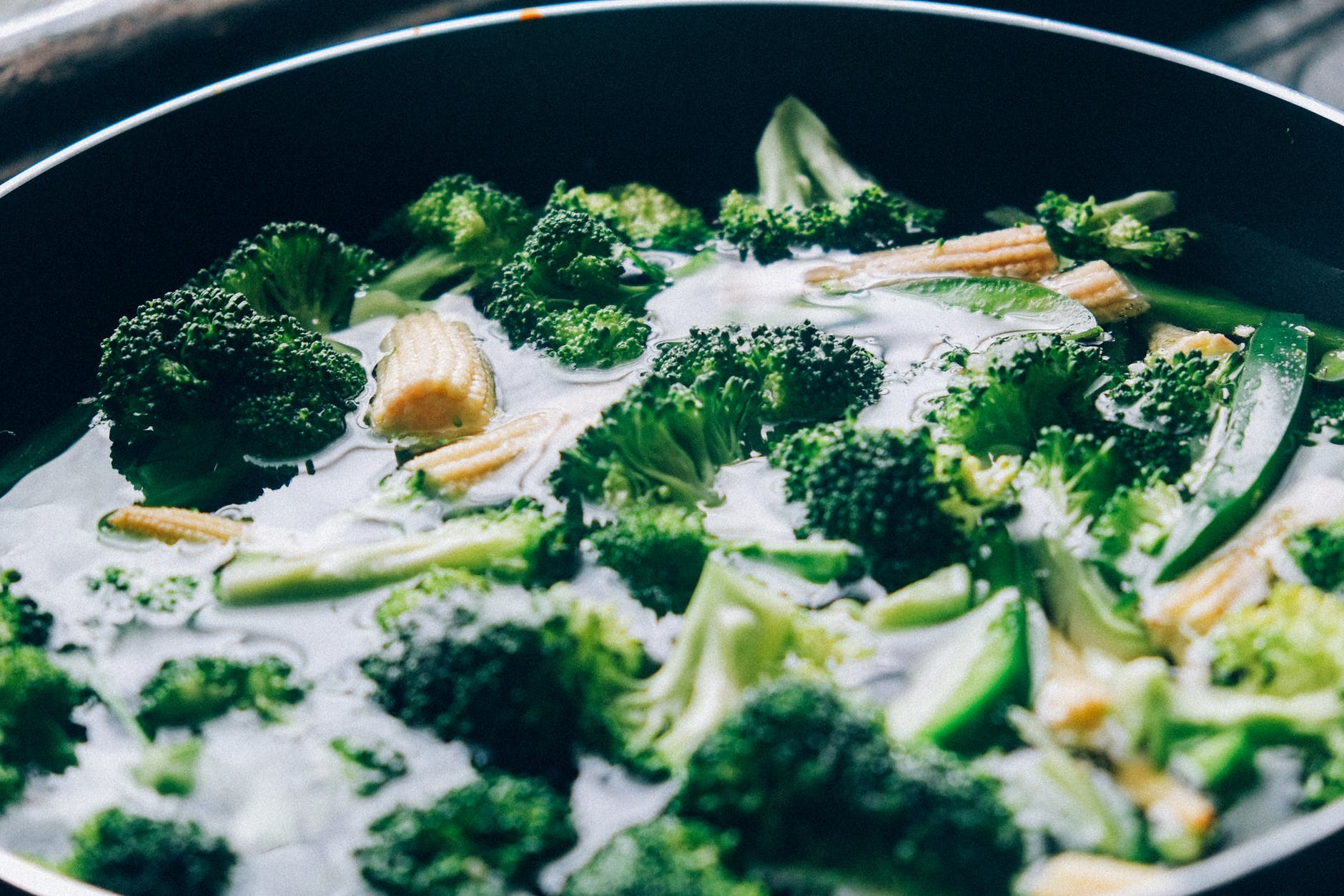 Bông cải xanh cũng là một loại thực phẩm giúp cản trở quá trình sản xuất hoóc môn ở tuyến giáp