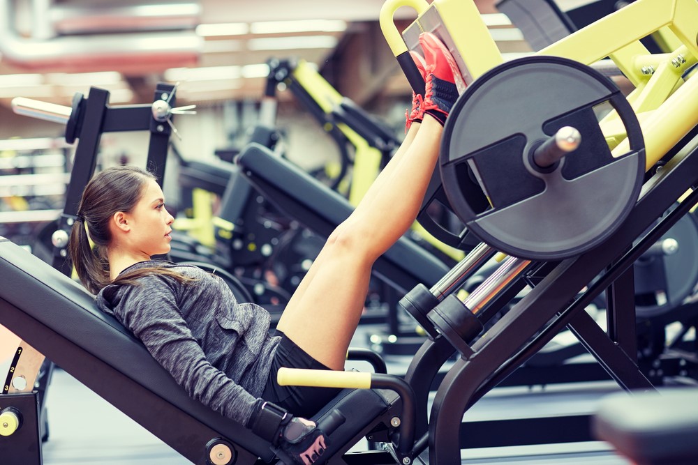 Bài tập đẩy tạ bằng chân leg press có tác động tới toàn bộ phần dưới của cơ thể