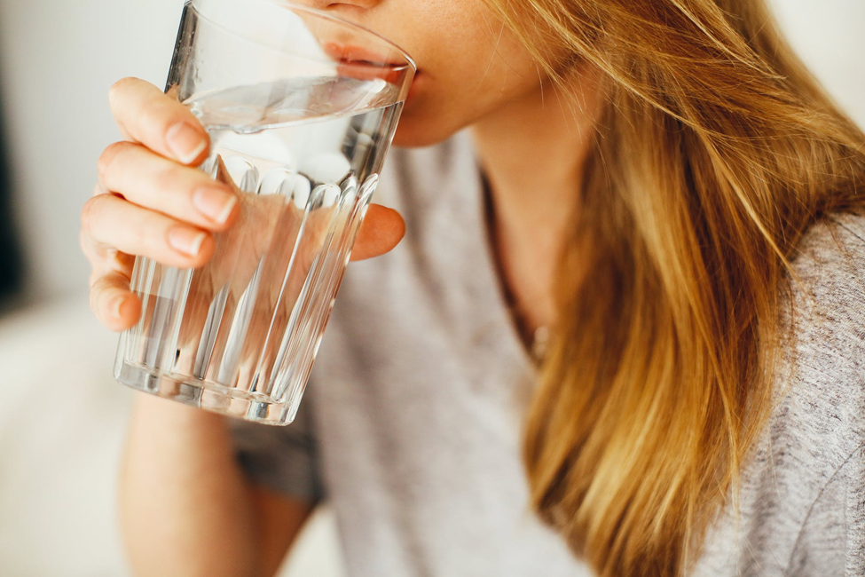 Uống nước sau khi tập rất có lợi cho sức khỏe